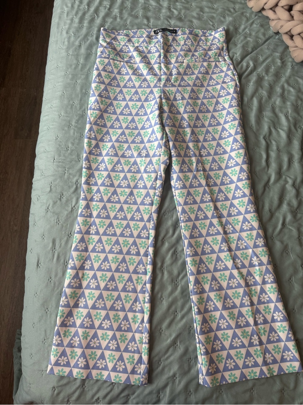 Patterned Floral Flare Leg Pants in Lilac & White